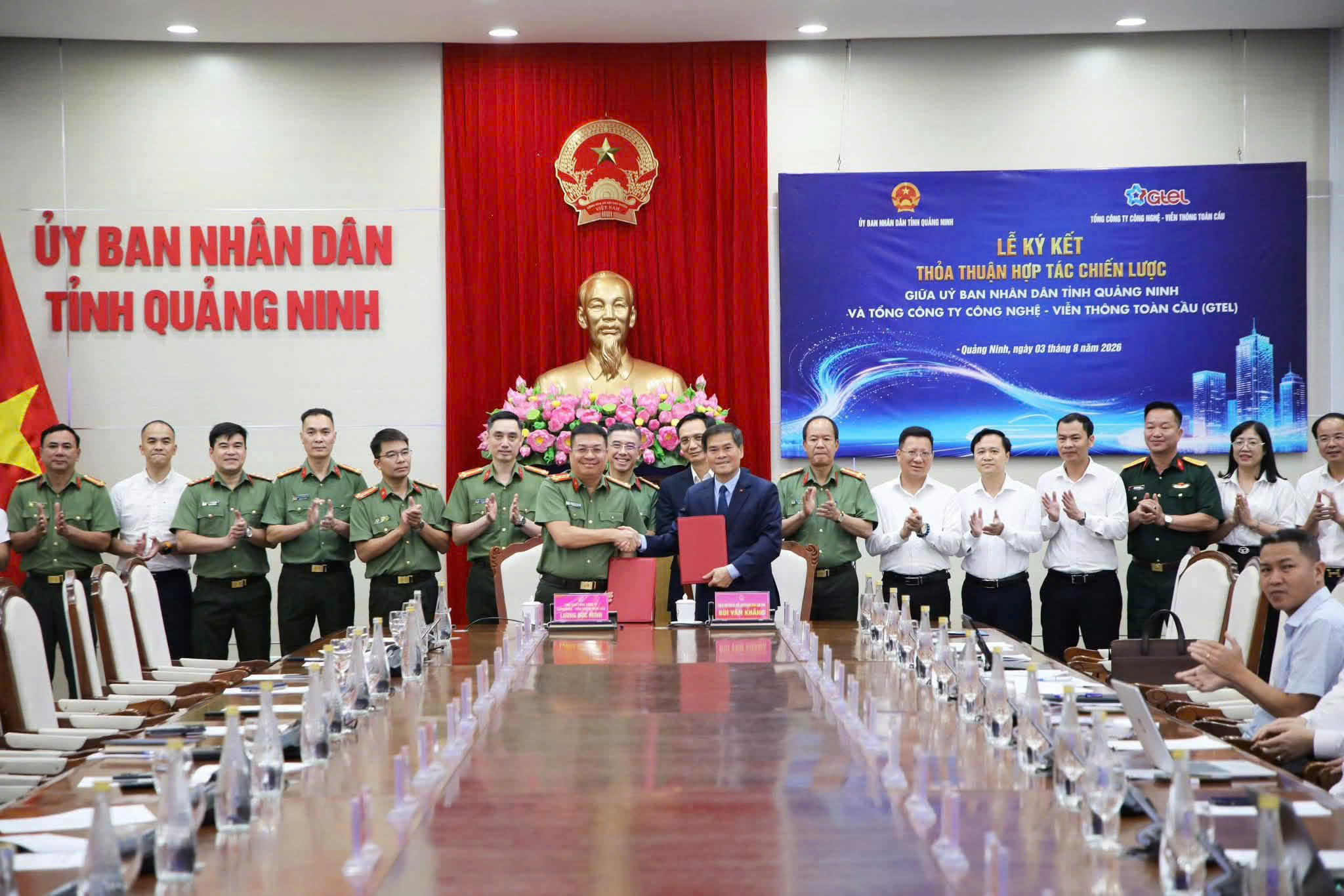&Ocirc;ng B&ugrave;i Văn Khắng, Ph&oacute; B&iacute; thư Tỉnh ủy, Chủ tịch UBND tỉnh Quảng Ninh v&agrave; Đại t&aacute; Lương Đức Minh, B&iacute; thư Đảng ủy, Chủ tịch Tổng C&ocirc;ng ty GTEL, k&yacute; thỏa thuận hợp t&aacute;c chiến lược về đột ph&aacute; ph&aacute;t triển khoa học, c&ocirc;ng nghệ, đổi mới s&aacute;ng tạo v&agrave; chuyển đổi số giai đoạn 2026-2030