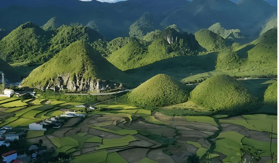 Cảnh quan n&uacute;i non ở Việt Nam