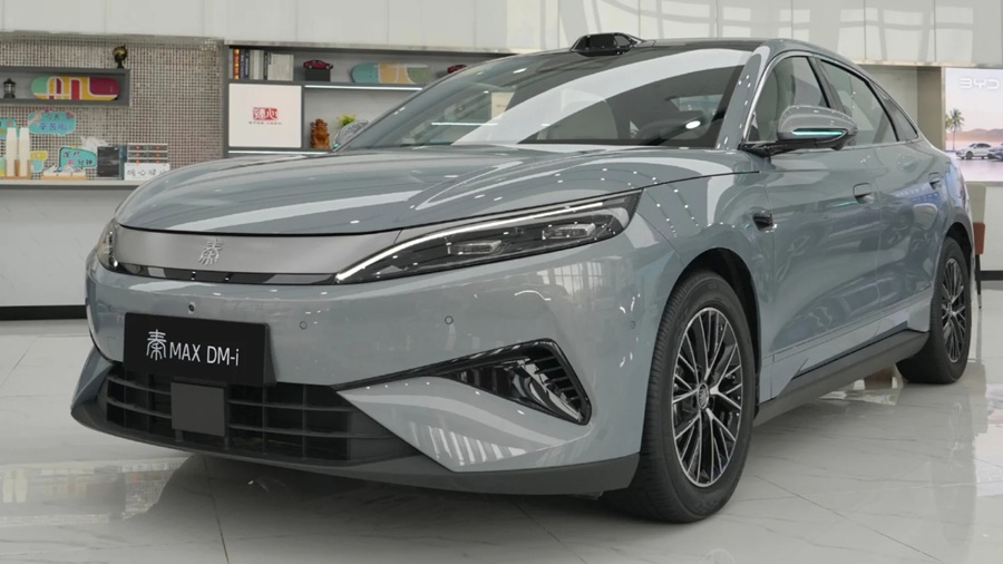 BYD Qin Max lộ diện Sedan hạng D với c&ocirc;ng nghệ sạc chớp nho&aacute;ng, bản điện chạy tới 630 km