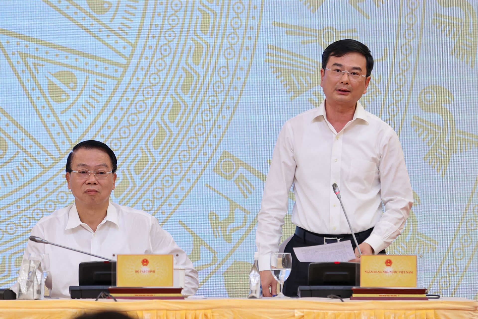 Phó Thống đốc Ngân hàng Nhà nước Phạm Thanh Hà trao đổi thông tin tại họp báo. (Ảnh: baochinhphu.vn) Phó Thống đốc Ngân hàng Nhà nước Phạm Thanh Hà trao đổi thông tin tại họp báo. (Ảnh: baochinhphu.vn)