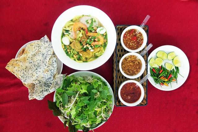 Đến Đ&agrave; Nẵng, bạn sẽ thấy đ&acirc;u đ&acirc;u cũng l&agrave; những qu&aacute;n mỳ Quảng