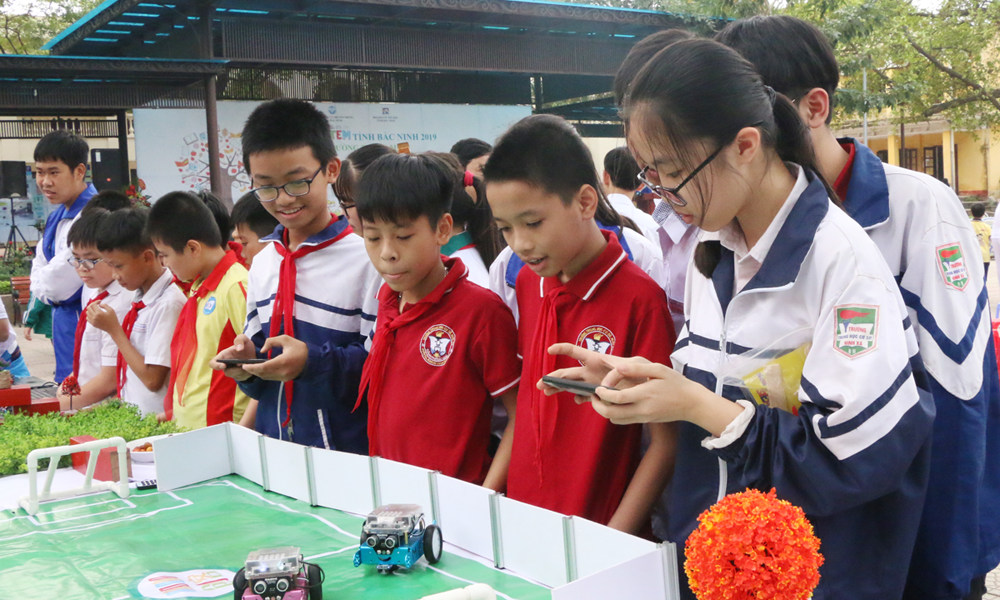 n&acirc;ng cao chất lượng gi&aacute;o dục to&agrave;n diệntừng bước h&igrave;nh th&agrave;nh thế hệ c&ocirc;ng d&acirc;n số c&oacute; khả năng l&agrave;m chủ c&ocirc;ng nghệ, tư duy lập tr&igrave;nh v&agrave; th&iacute;ch ứng với sự ph&aacute;t triển nhanh của khoa học, c&ocirc;ng nghệ.