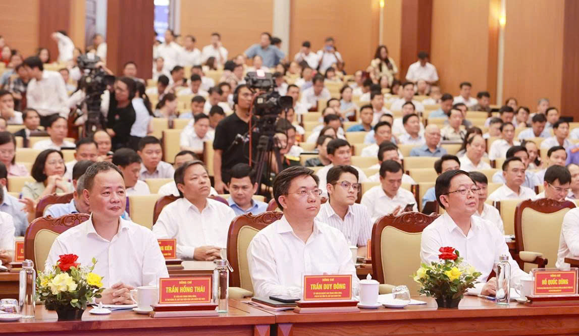 Các đại biểu dự hội nghị. Các đại biểu dự hội nghị.