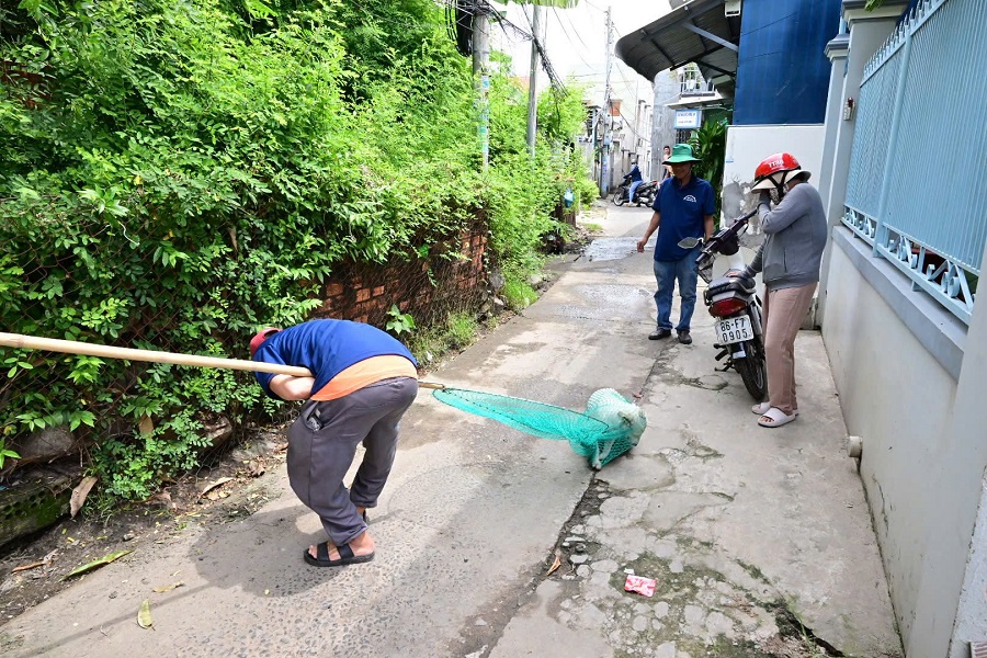 Trung tâm Dịch vụ tổng hợp phường Phú Thủy phối hợp với lực lượng chức năng và các tổ dân phố đồng loạt ra quân. Trung tâm Dịch vụ tổng hợp phường Phú Thủy phối hợp với lực lượng chức năng và các tổ dân phố đồng loạt ra quân.