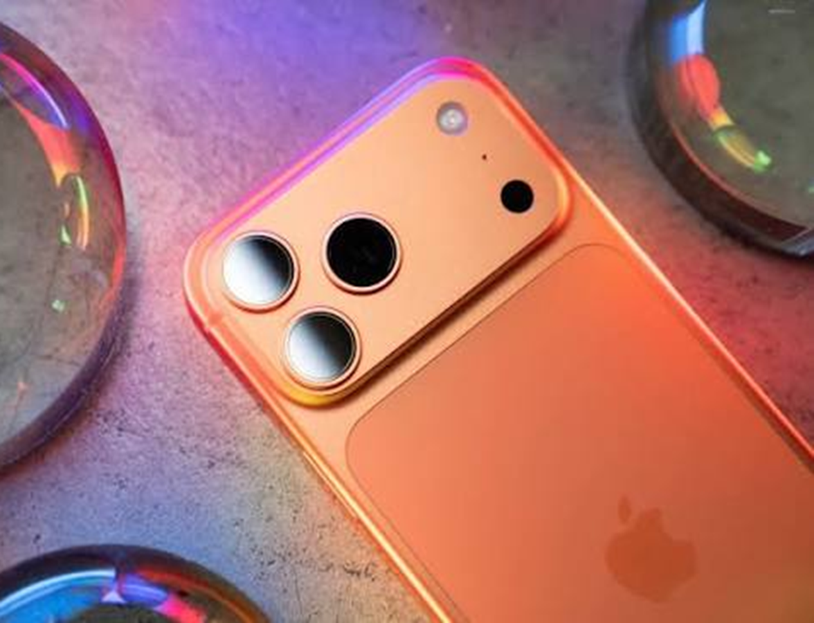 Apple đang tiến h&agrave;nh nghi&ecirc;n cứu hai tấm nền m&agrave;n h&igrave;nh mới d&agrave;nh ri&ecirc;ng cho d&ograve;ng iPhone ra mắt năm 2027 &ndash; thời điểm đ&aacute;nh dấu tr&ograve;n hai thập kỷ kể từ khi thế hệ iPhone đầu ti&ecirc;n tr&igrave;nh l&agrave;ng