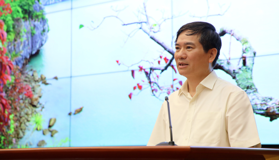 Ông Vũ Quyết Tiến, Phó Bí thư Tỉnh ủy, Chủ tịch Ủy ban MTTQ Việt Nam tỉnh Quảng Ninh, phát biểu chỉ đạo tại cuộc họp Ông Vũ Quyết Tiến, Phó Bí thư Tỉnh ủy, Chủ tịch Ủy ban MTTQ Việt Nam tỉnh Quảng Ninh, phát biểu chỉ đạo tại cuộc họp