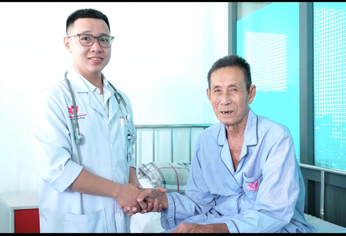 Cụ ông U80 bí tiểu nhiều tháng đã được điều trị thành công Cụ ông U80 bí tiểu nhiều tháng đã được điều trị thành công