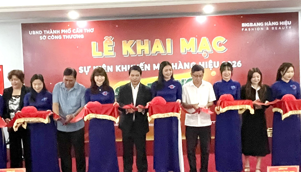 Nghi thức cắt băng Lễ khai mạc Sóc Trăng Mega Sale Nghi thức cắt băng Lễ khai mạc Sóc Trăng Mega Sale