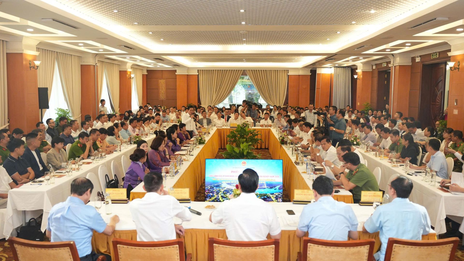Quang cảnh phiên đối thoại Quang cảnh phiên đối thoại