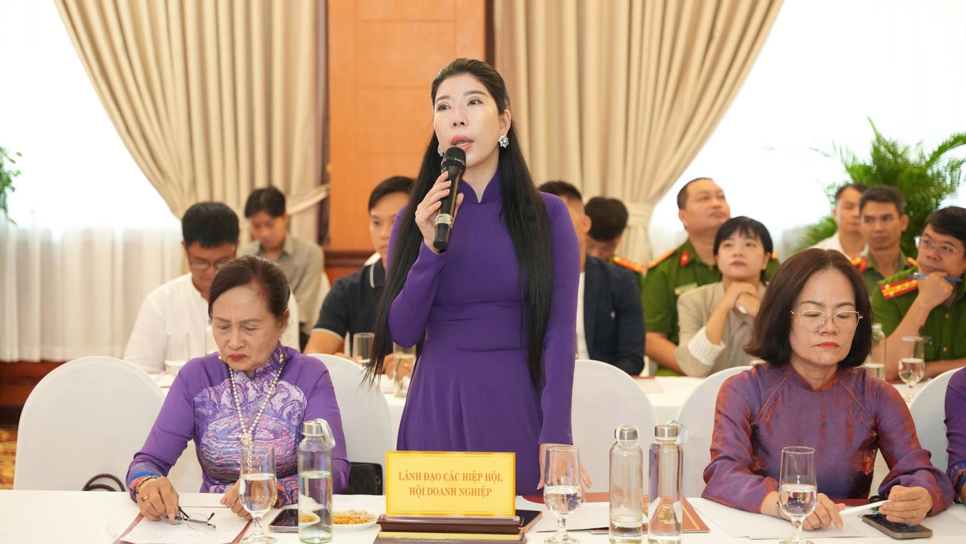 Nữ doanh nghiệp trao đổi tại phiên đối thoại Nữ doanh nghiệp trao đổi tại phiên đối thoại