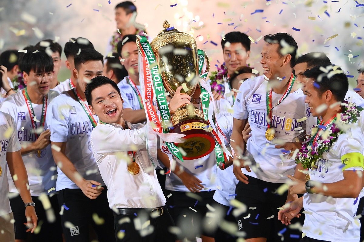 H&agrave; Nội FC l&agrave; đội b&oacute;ng gi&agrave;u th&agrave;nh t&iacute;ch nhất kỷ nguy&ecirc;n b&oacute;ng đ&aacute; chuy&ecirc;n nghiệp Việt Nam.