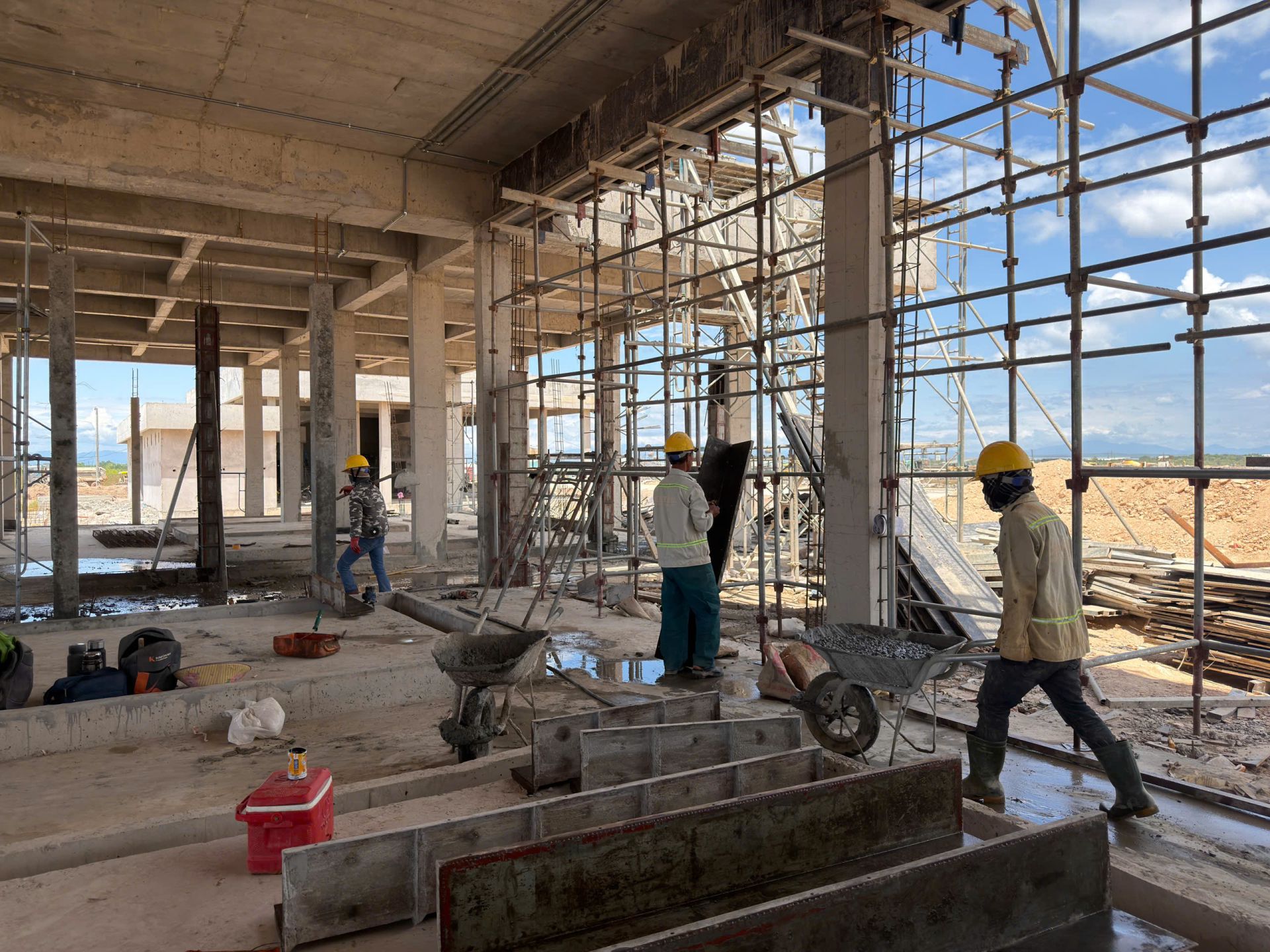 Các hạng mục thuộc dự án đang được triển khai thi công đồng bộ. (Ảnh: Anh Chiến) Các hạng mục thuộc dự án đang được triển khai thi công đồng bộ. (Ảnh: Anh Chiến)