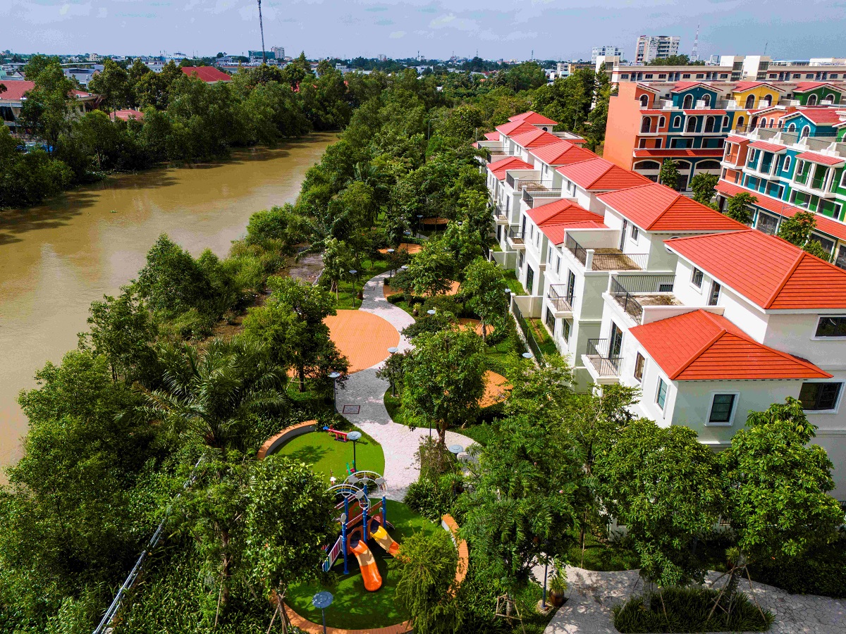 Khu d&acirc;n cư Phước Thọ được ph&aacute;t triển theo nguy&ecirc;n l&yacute; thuận thi&ecirc;n, khai th&aacute;c c&aacute;c lợi thế về cảnh quan s&ocirc;ng nước - Ảnh: Th&agrave;nh Sơn