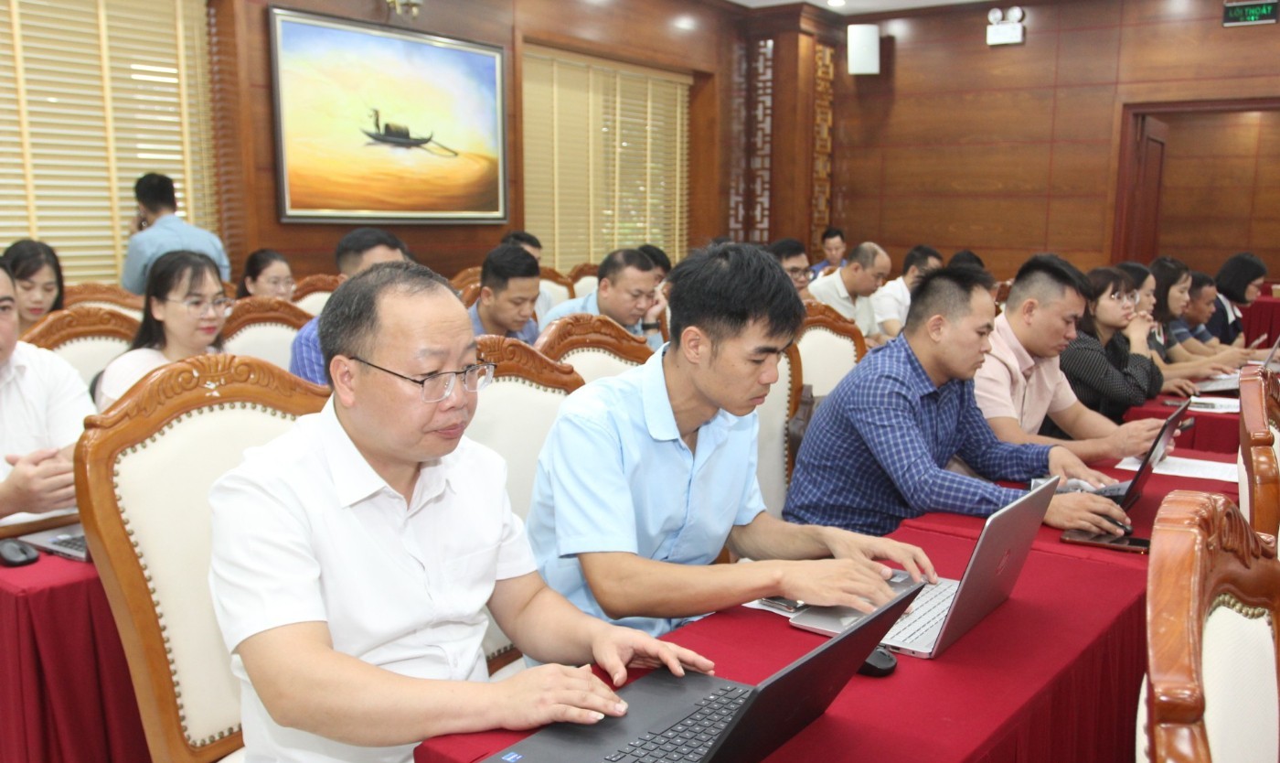 C&aacute;c đại biểu dự hội nghị