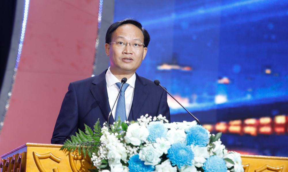 Đồng chí Phạm Văn Thịnh công bố các quyết định. Đồng chí Phạm Văn Thịnh công bố các quyết định.