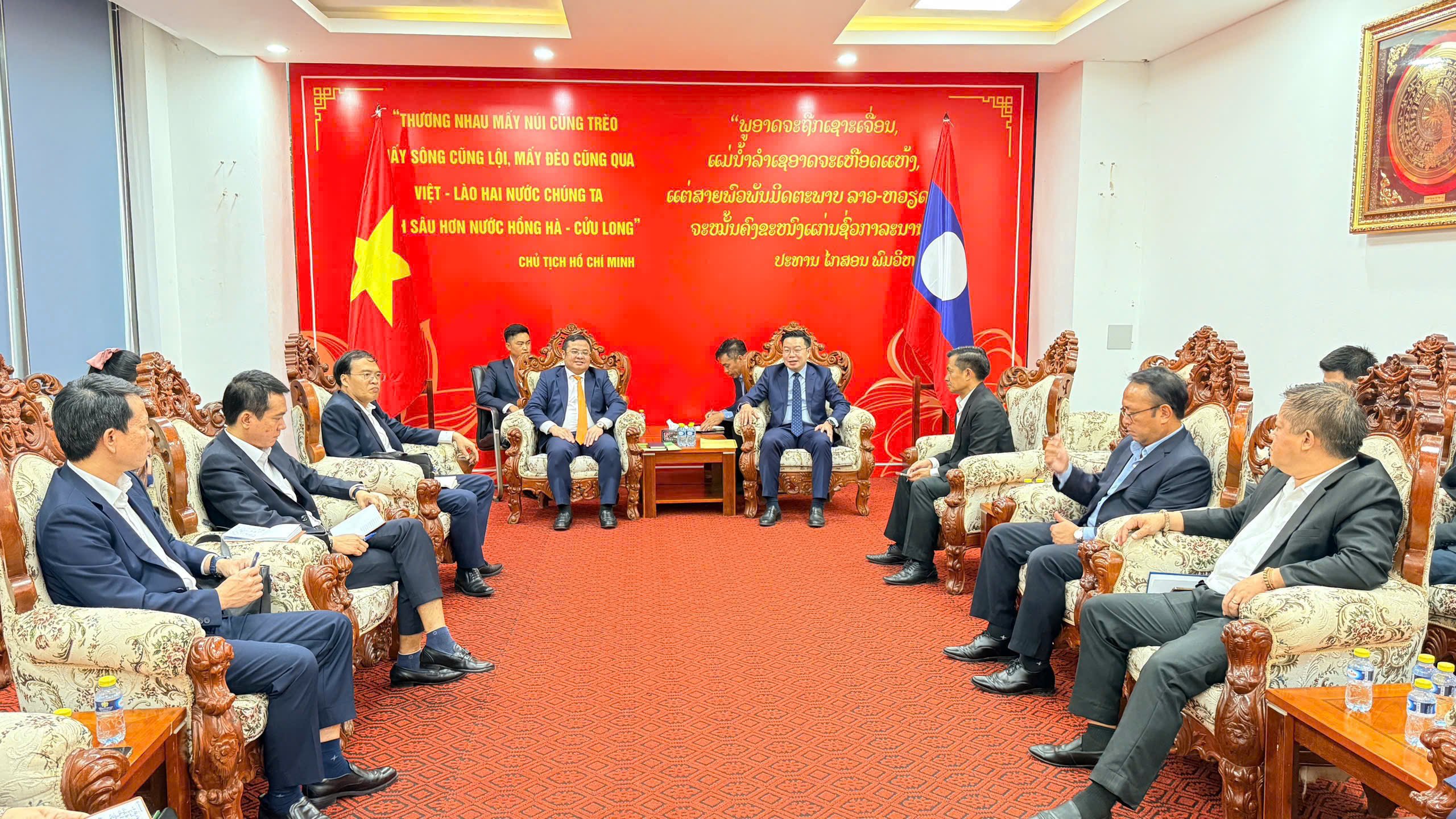Đo&agrave;n c&ocirc;ng t&aacute;c l&agrave;m việc với Ph&oacute; Chủ tịch Thường trực Ủy ban Hợp t&aacute;c L&agrave;o - Việt Nam Soulivath Souvannachoumkham