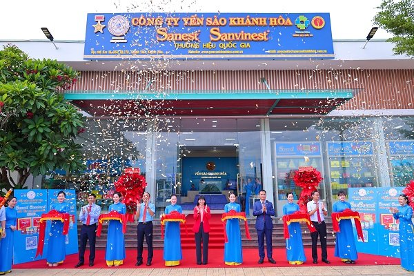 Khai trương cửa h&agrave;ng trưng b&agrave;y giới thiệu sản phẩm Yến s&agrave;o Kh&aacute;nh H&ograve;a