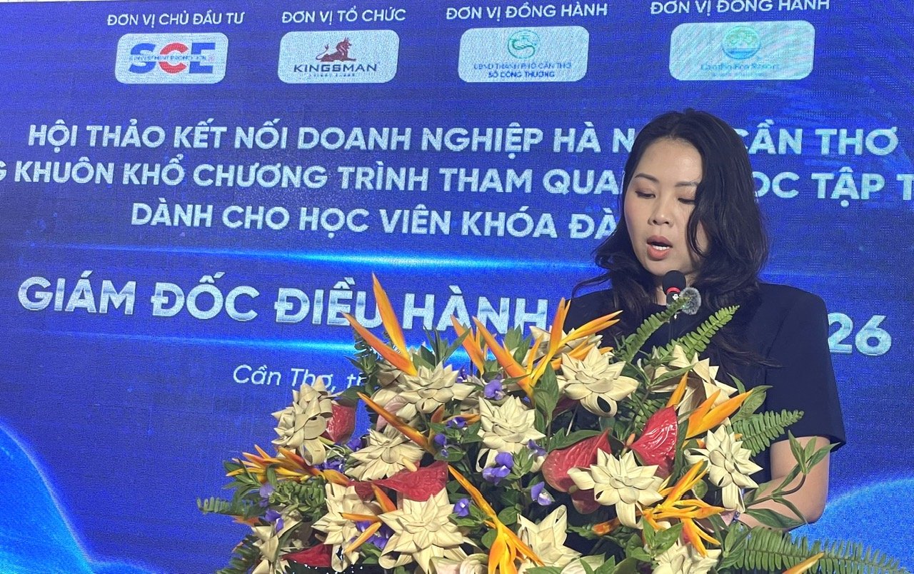 Bà Phạm Thị Hồng Hoa, Giám đốc điều hành Công ty Kingsman phát biểu với Hội thảo Bà Phạm Thị Hồng Hoa, Giám đốc điều hành Công ty Kingsman phát biểu với Hội thảo
