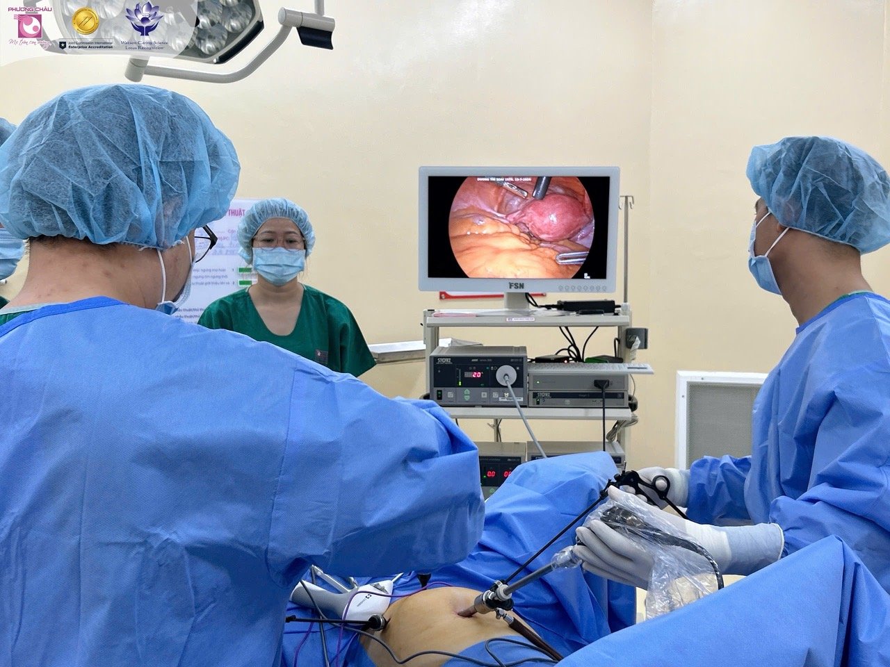 Các bác sĩ chuyên khoa Bệnh viện Quốc tế Phương Châu Sóc Trăng khám bệnh định kỳ cho phụ nữ Các bác sĩ chuyên khoa Bệnh viện Quốc tế Phương Châu Sóc Trăng khám bệnh định kỳ cho phụ nữ