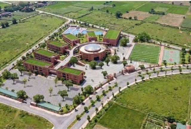 Phối cảnh tổng thể dự án Trường THPT Nam Đàn 1 quy mô gần 300 tỷ đồng. Phối cảnh tổng thể dự án Trường THPT Nam Đàn 1 quy mô gần 300 tỷ đồng.