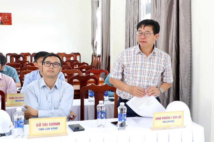 Ông Nguyễn Việt Nam Chủ tịch UBND Phường 1 Bảo Lộc, phát biểu tại buổi làm việc. Ông Nguyễn Việt Nam Chủ tịch UBND Phường 1 Bảo Lộc, phát biểu tại buổi làm việc.