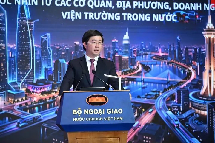 Thứ trưởng Bộ Khoa học và Công nghệ Bùi Hoàng Phương phát biểu tại Hội nghị Thứ trưởng Bộ Khoa học và Công nghệ Bùi Hoàng Phương phát biểu tại Hội nghị
