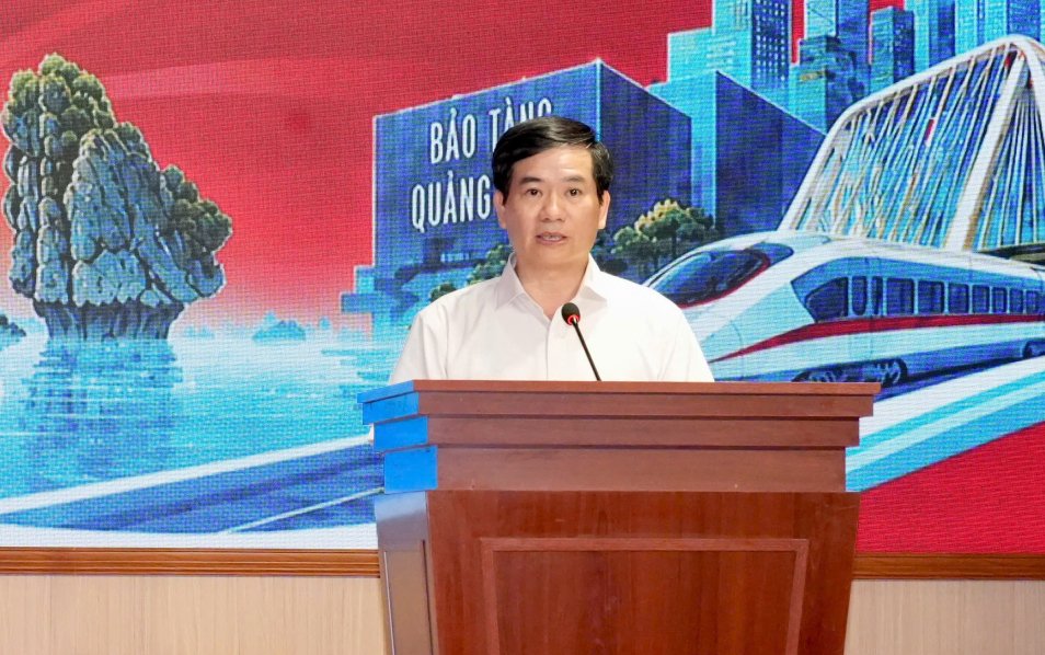 Ông Vũ Quyết Tiến, Phó Bí thư Tỉnh ủy, Chủ tịch Ủy ban MTTQ tỉnh Quảng Ninh, phát biểu chỉ đạo tại buổi phát động Ông Vũ Quyết Tiến, Phó Bí thư Tỉnh ủy, Chủ tịch Ủy ban MTTQ tỉnh Quảng Ninh, phát biểu chỉ đạo tại buổi phát động
