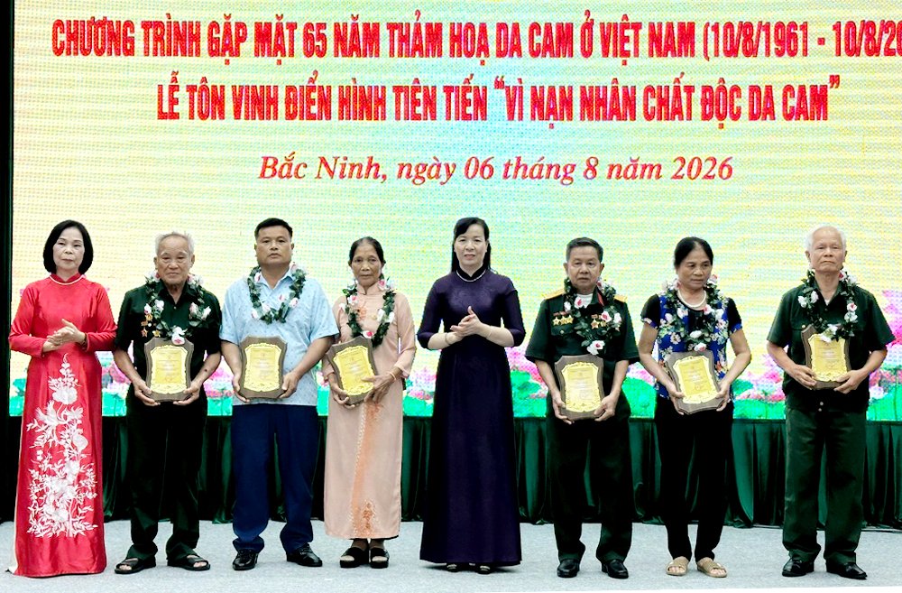 Các điển hình tiên tiến Các điển hình tiên tiến