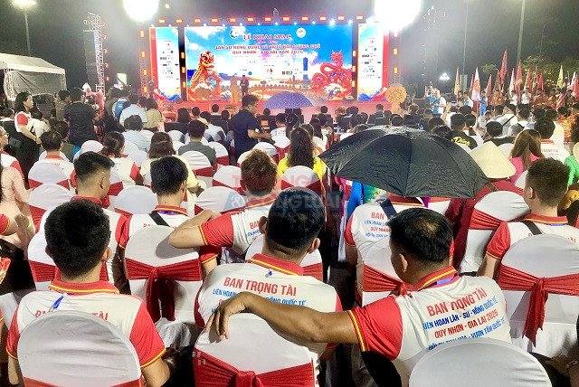 Quang cảnh Lễ khai mạc Liên hoan và Lễ hội. Ảnh: Viết Hiền Quang cảnh Lễ khai mạc Liên hoan và Lễ hội. Ảnh: Viết Hiền