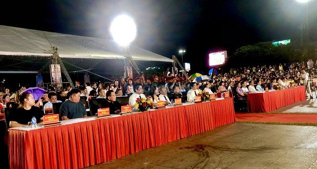 Đại biểu lãnh đạo, quan khách dự Lễ khai mạc. Ảnh: Viết Hiền Đại biểu lãnh đạo, quan khách dự Lễ khai mạc. Ảnh: Viết Hiền