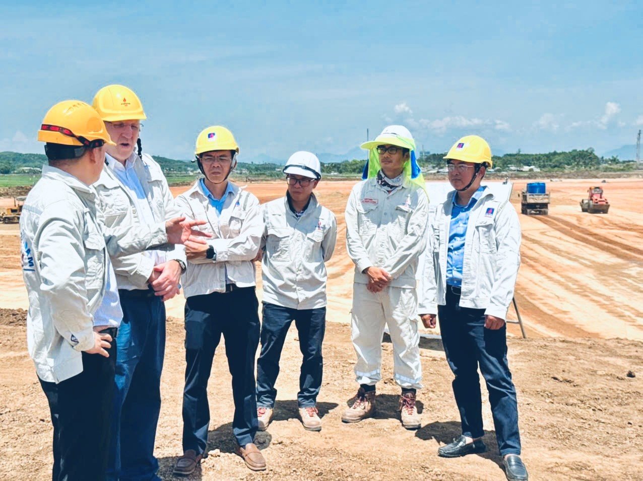 Đo&agrave;n c&ocirc;ng t&aacute;c MIGA kiểm tra thực địa khu vực triển khai Dự &aacute;n v&agrave;o th&aacute;ng 6/2026