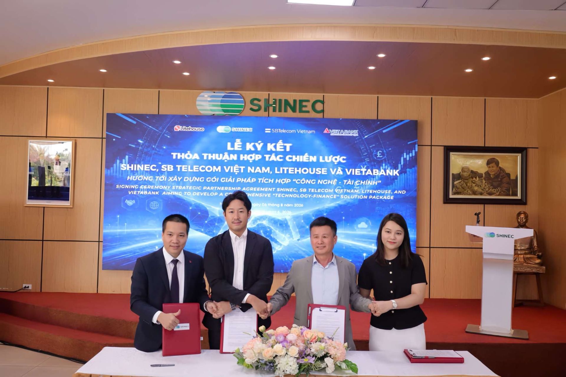 Đối với VietABank, hợp t&aacute;c lần n&agrave;y tiếp tục khẳng định định hướng mở rộng hệ sinh th&aacute;i kh&aacute;ch h&agrave;ng doanh nghiệp