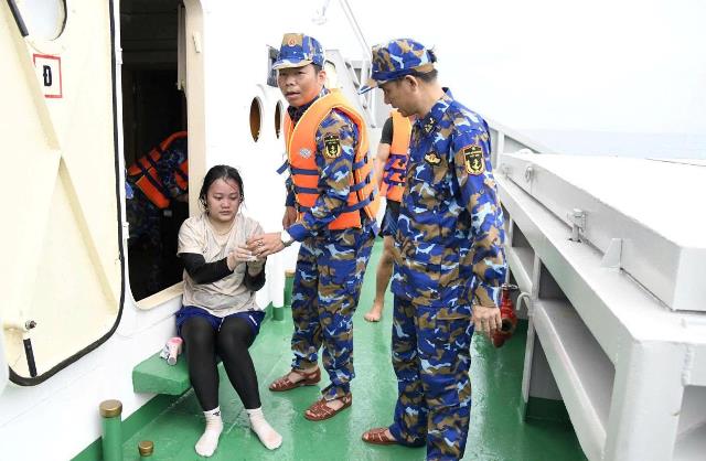 Chị Trương Thị Phương được cứu nạn kịp thời, sức khoẻ đã ổn định. Chị Trương Thị Phương được cứu nạn kịp thời, sức khoẻ đã ổn định.