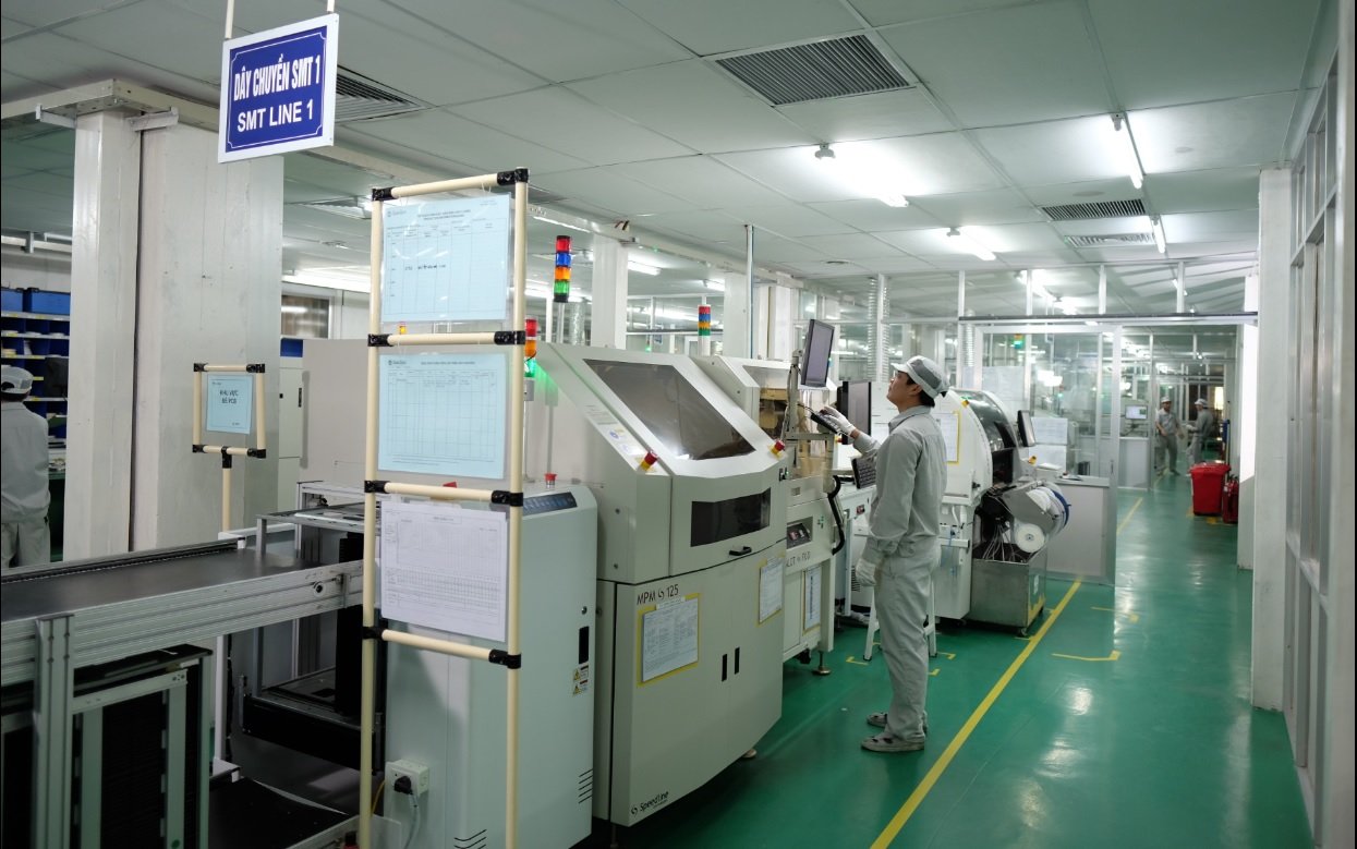 Sản xuất Led SMD hiện đại, tự động tại công ty Rạng Đông. (Ảnh: Rạng Đông) Sản xuất Led SMD hiện đại, tự động tại công ty Rạng Đông. (Ảnh: Rạng Đông)