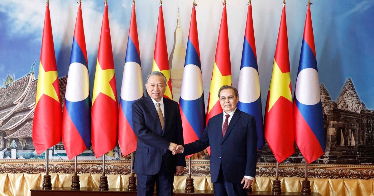 Tổng B&iacute; thư T&ocirc; L&acirc;m hội kiến Chủ tịch Quốc hội L&agrave;o Saysomphone Phomvihane chiều 5/2/2026 tại Thủ đ&ocirc; Vientiane. (Ảnh: TTXVN)