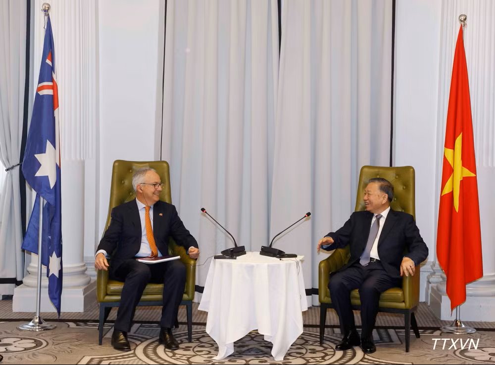Tổng Bí thư, Chủ tịch nước Tô Lâm tiếp ông Nicholas Moore, Đặc phái viên của Chính phủ Australia về Đông Nam Á. (Ảnh: Thống Nhất/TTXVN) Tổng Bí thư, Chủ tịch nước Tô Lâm tiếp ông Nicholas Moore, Đặc phái viên của Chính phủ Australia về Đông Nam Á. (Ảnh: Thống Nhất/TTXVN)
