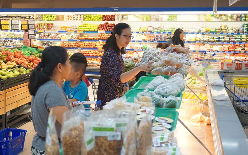 Nông sản Việt ngày càng hiện diện tại nhiều thị trường, nhưng bài toán nâng cao giá trị và xây dựng thương hiệu riêng vẫn còn nhiều việc phải làm. Nông sản Việt ngày càng hiện diện tại nhiều thị trường, nhưng bài toán nâng cao giá trị và xây dựng thương hiệu riêng vẫn còn nhiều việc phải làm.