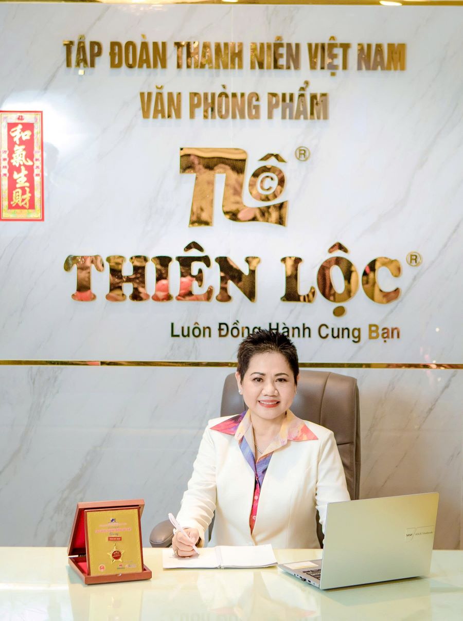 Doanh nhân Trần Huệ Ngọc – Nhà sáng lập Thương hiệu Văn phòng phẩm - Bút Bi Thiên Lộc Doanh nhân Trần Huệ Ngọc – Nhà sáng lập Thương hiệu Văn phòng phẩm - Bút Bi Thiên Lộc