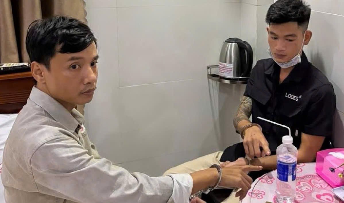 Hai đối tượng bị phát hiện tổ chức sử dụng trái phép chất ma túy tại cơ sở lưu trú trên đường Nam Trân. (Ảnh: CACC) Hai đối tượng bị phát hiện tổ chức sử dụng trái phép chất ma túy tại cơ sở lưu trú trên đường Nam Trân. (Ảnh: CACC)