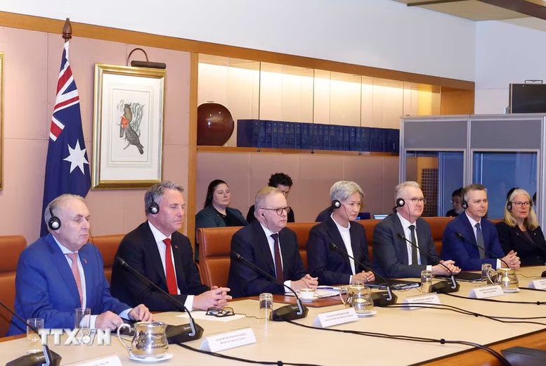 Thủ tướng Anthony Albanese và thành viên đoàn Australia tại cuộc hội đàm với Tổng Bí thư, Chủ tịch nước Tô Lâm - Ảnh: TTXVN Thủ tướng Anthony Albanese và thành viên đoàn Australia tại cuộc hội đàm với Tổng Bí thư, Chủ tịch nước Tô Lâm - Ảnh: TTXVN