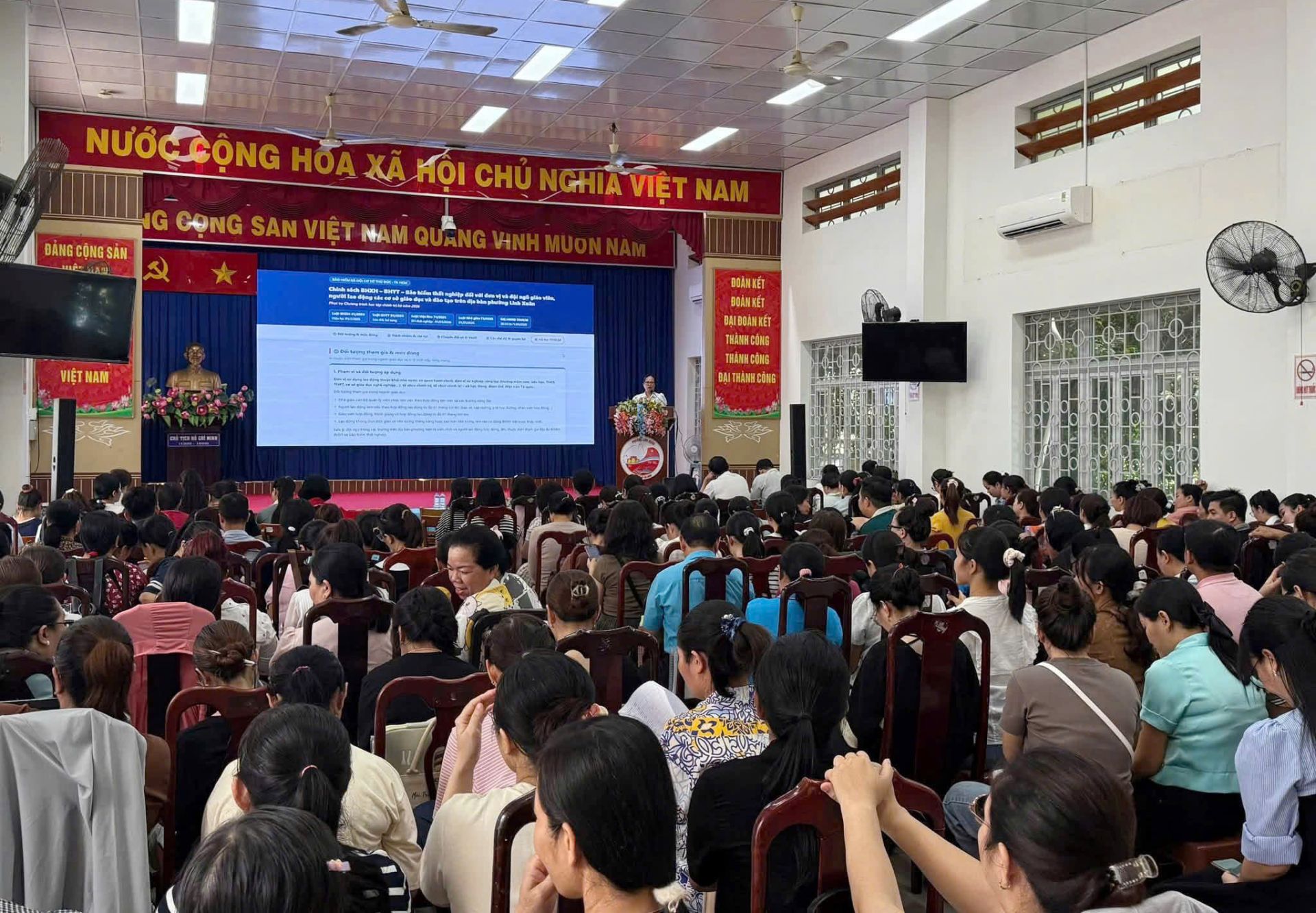 C&aacute;c nội dung ch&iacute;nh s&aacute;ch được giải đ&aacute;p trực tiếp, gi&uacute;p gi&aacute;o vi&ecirc;n hiểu đ&uacute;ng v&agrave; c&oacute; th&ecirc;m kiến thức để hướng dẫn phụ huynh, học sinh.