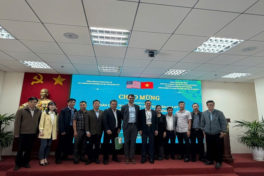 Sở Nông nghiệp và Môi trường tỉnh Lâm Đồng khẳng định sẵn sàng tiếp tục phối hợp, cung cấp thông tin và tạo điều kiện thuận lợi để Tổng Lãnh sự quán Hoa Kỳ cũng như các đối tác Hoa Kỳ tìm hiểu, kết nối và triển khai các hoạt động hợp tác. Sở Nông nghiệp và Môi trường tỉnh Lâm Đồng khẳng định sẵn sàng tiếp tục phối hợp, cung cấp thông tin và tạo điều kiện thuận lợi để Tổng Lãnh sự quán Hoa Kỳ cũng như các đối tác Hoa Kỳ tìm hiểu, kết nối và triển khai các hoạt động hợp tác.
