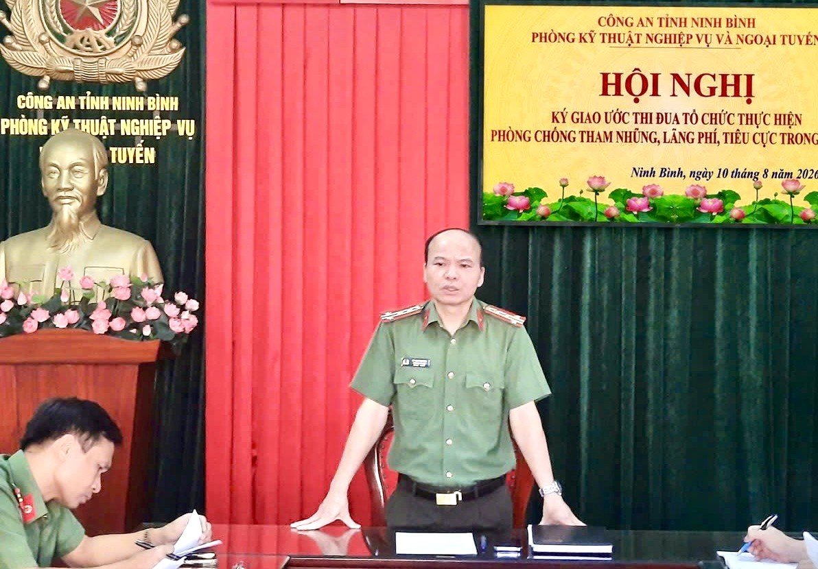 Đại t&aacute; L&ecirc; Văn Thắng, B&iacute; thư Đảng ủy, Trưởng ph&ograve;ng Kỹ thuật nghiệp vụ v&agrave; ngoại tuyến, C&ocirc;ng an Ninh B&igrave;nh