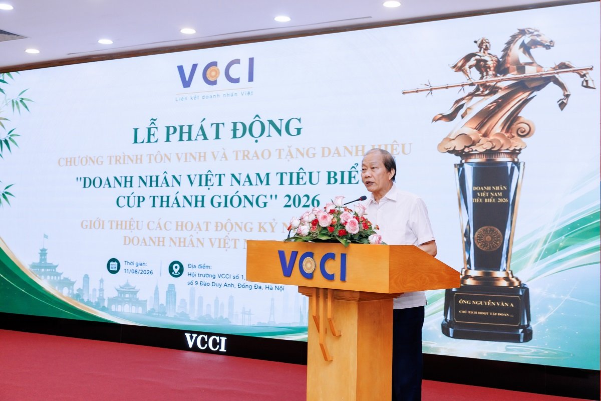 &Ocirc;ng Ho&agrave;ng Quang Ph&ograve;ng, Ph&oacute; chủ tịch VCCI ph&aacute;t biểu tại Lễ ph&aacute;t động
