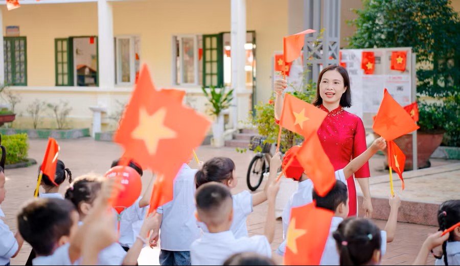 Cô, trò Trường Tiểu học Yên Bình (Vũ Dương, Ninh Bình) trong ngày khai giảng năm học 2025 - 2026 Cô, trò Trường Tiểu học Yên Bình (Vũ Dương, Ninh Bình) trong ngày khai giảng năm học 2025 - 2026