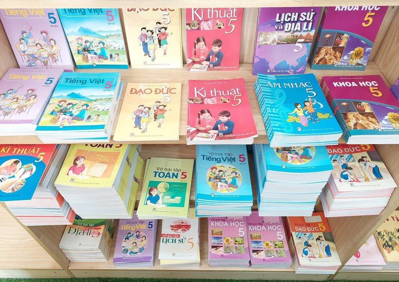 H&agrave; Nội x&acirc;y dựng kế hoạch miễn ph&iacute; s&aacute;ch gi&aacute;o khoa cho học sinh phổ th&ocirc;ng. Ảnh: Chinhphu.vn