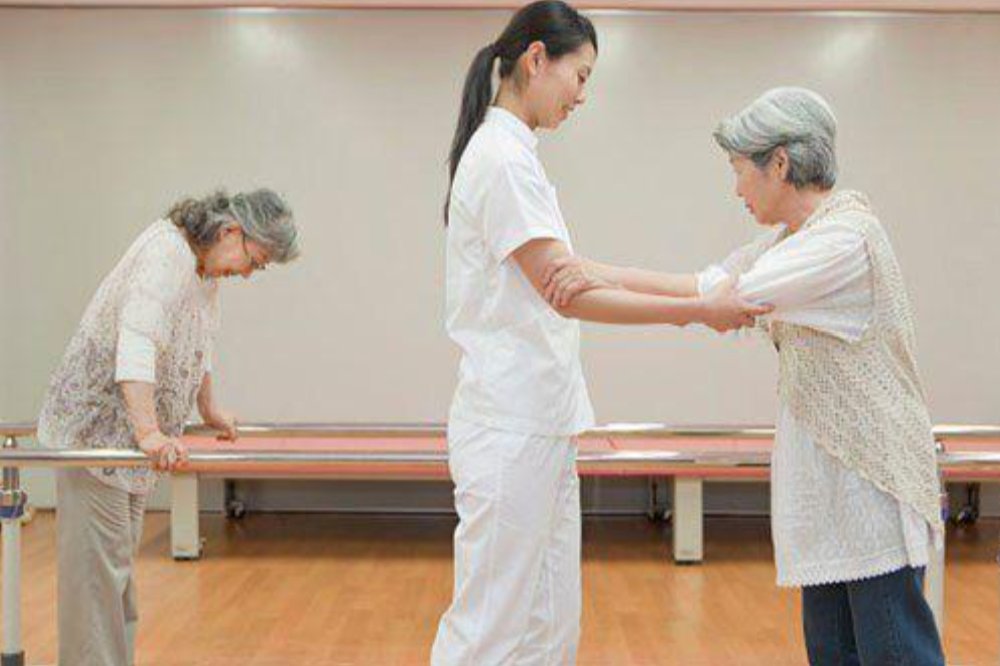Phục hồi chức năng sau mổ thoát vị đĩa đệm là rất cần thiết Phục hồi chức năng sau mổ thoát vị đĩa đệm là rất cần thiết