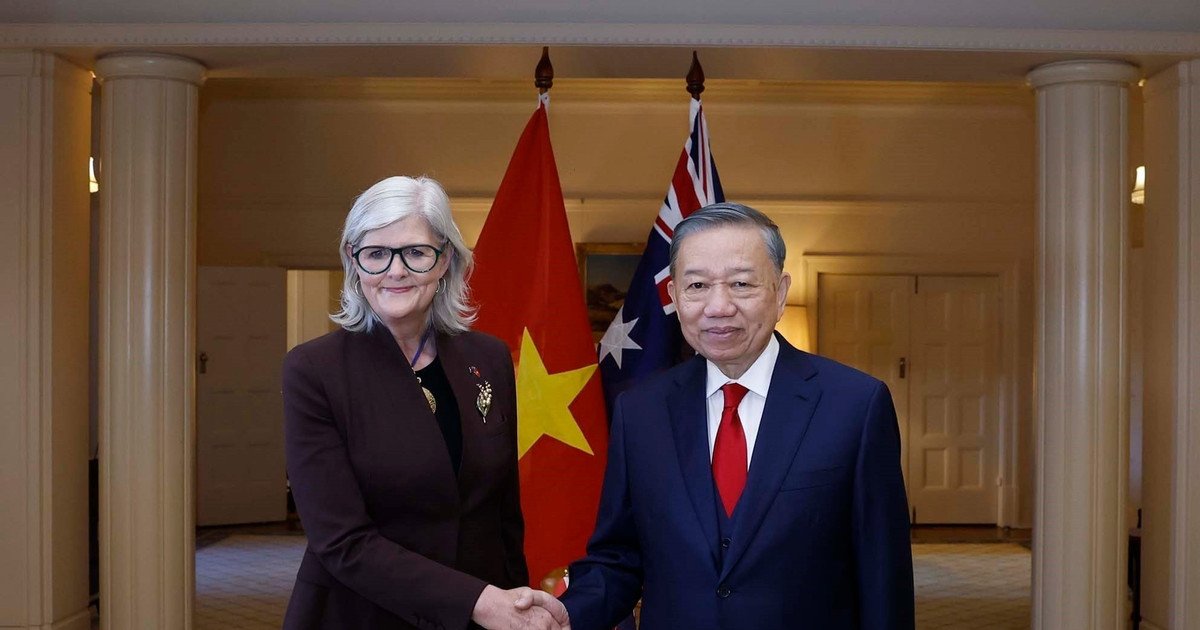 Tổng B&iacute; thư, Chủ tịch nước T&ocirc; L&acirc;m v&agrave; To&agrave;n quyền Australia Sam Mostyn tại Lễ đ&oacute;n. ̣(Ảnh: TTXVN)