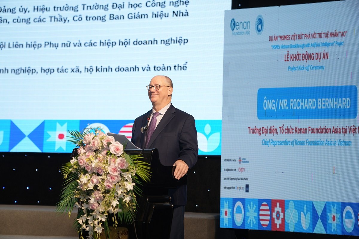 Ông Richard Bernhard, Trưởng Đại diện Tổ chức Kenan Foundation Asia tại Việt Nam Ông Richard Bernhard, Trưởng Đại diện Tổ chức Kenan Foundation Asia tại Việt Nam