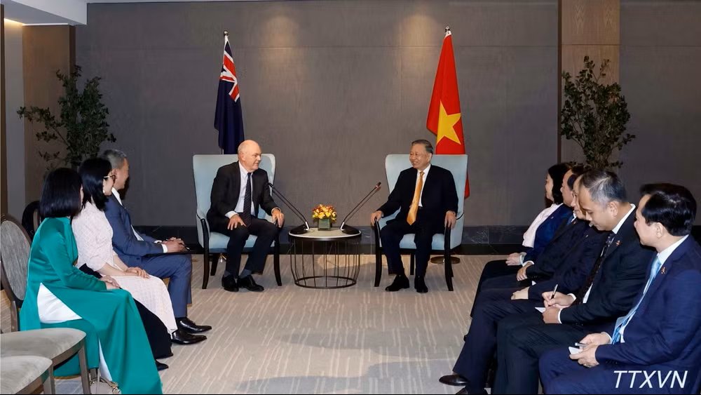 Tổng B&iacute; thư, Chủ tịch nước T&ocirc; L&acirc;m tiếp &ocirc;ng Steven Joyce, Quyền Chủ tịch Hội Hữu nghị New Zealand-Việt Nam v&agrave; một số th&agrave;nh vi&ecirc;n ti&ecirc;u biểu của Hội. (Ảnh: Thống Nhất/TTXVN)